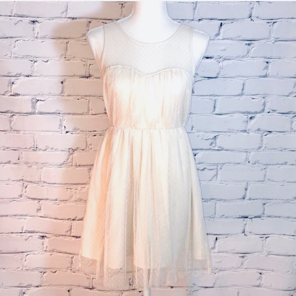 Pins & Needles - Sweetheart Lace Mini Dress